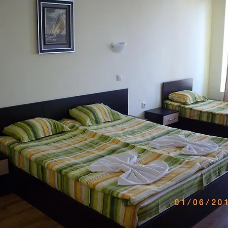 семеен атива - Family Ativa Лозенец