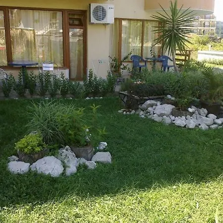 Family Ativa Hotel Lozenets